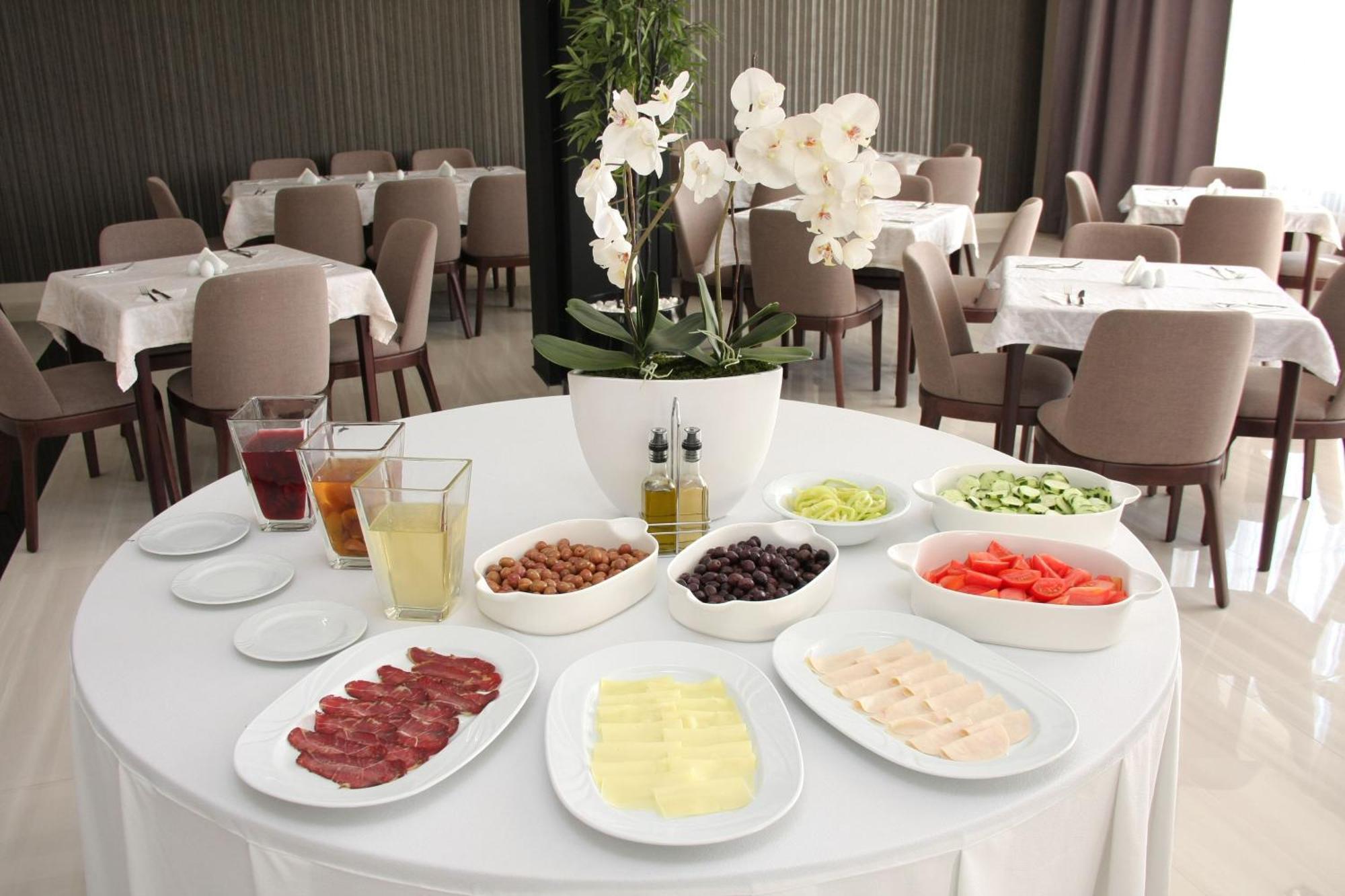 Bosphorus Hotel Алексінац Екстер'єр фото